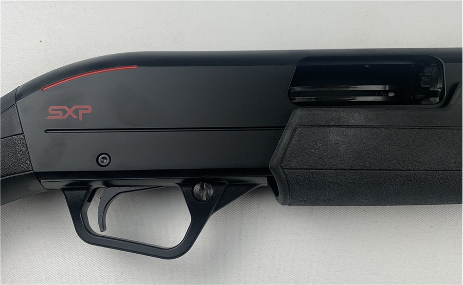 SGN 220604/011 Winchester SXP Black Shadow 12g Pump-Action (RH)