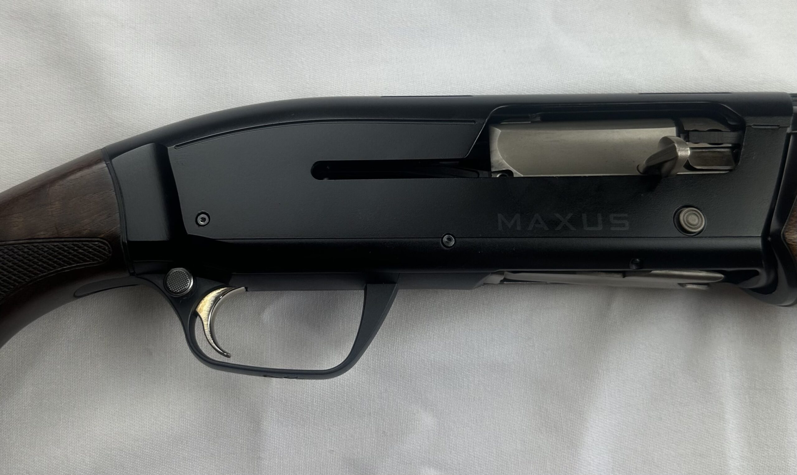 SGSH 260706/001 Browning Maxus 12G RH 26" Semi-Auto